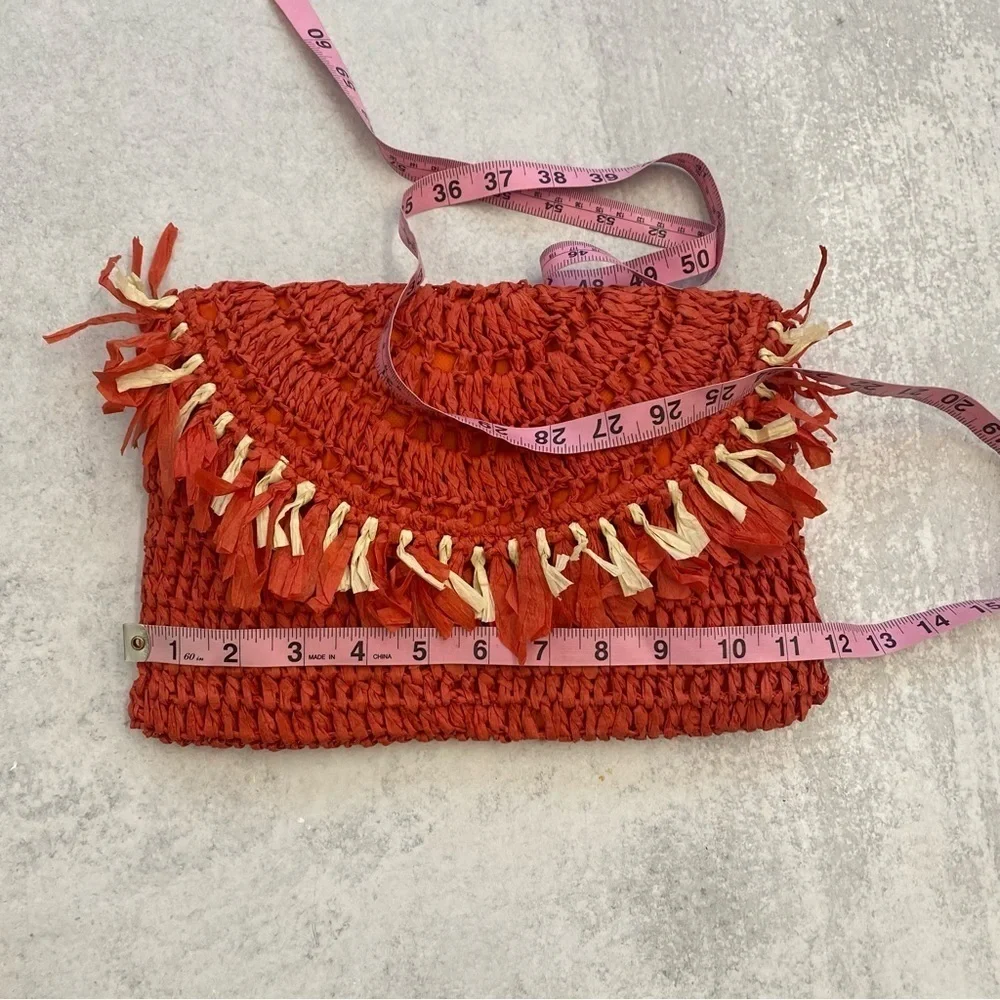 Unbranded || Straw /‎ Raffia Fringe Woven Clutch Red + Natural